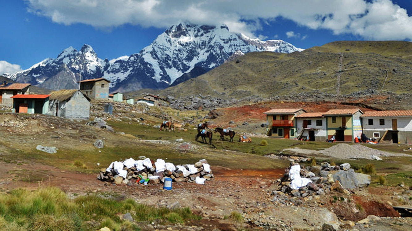 DAY 5: JAMPA – KOMERQOCHA – PACCHANTA (4,200 m.)