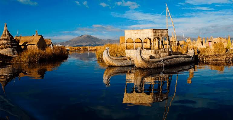 Day 09: PUNO: EXCURSION TO THE ISLANDS OF THE UROS + AMANTANÍ (June 12)