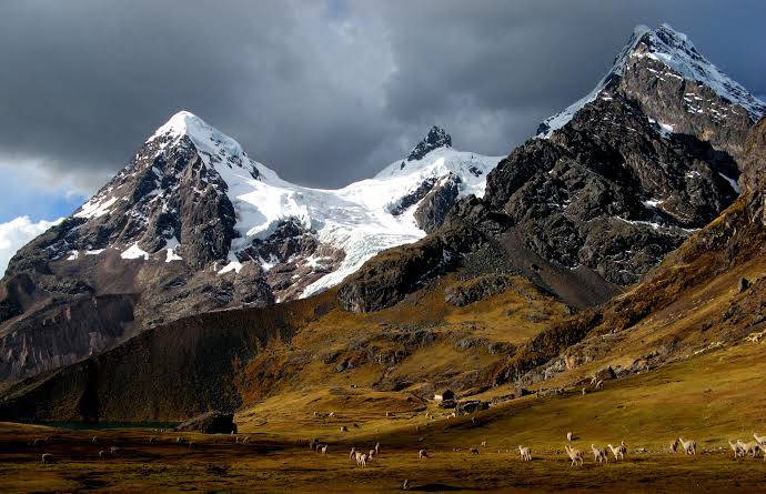 DAY 1 :  CUSCO (3,300 m.) – OCONGATE – TINQUI (3,850 m.)