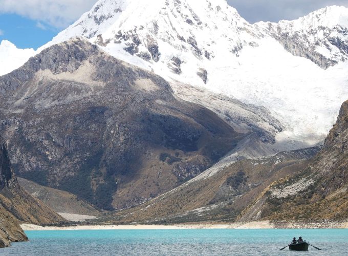 Parón Lagoon / Caraz